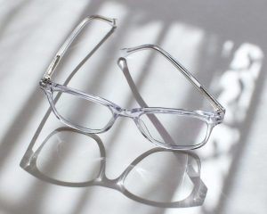 Stylish Clear Frame Glasses The Latest Eyewear Trend 1
